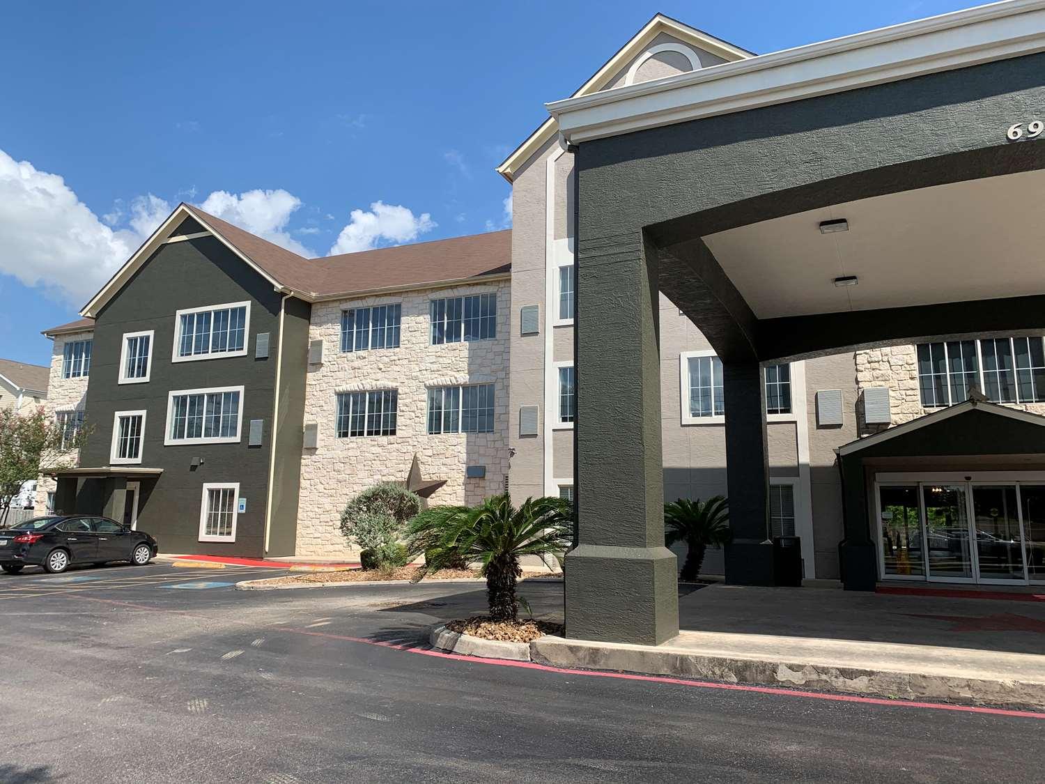 Surestay Plus By Best Western San Antonio Fort Sam Houston Exterior photo